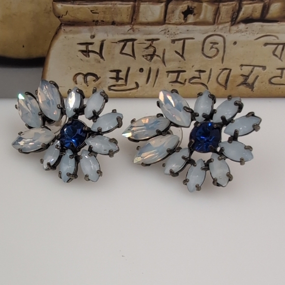 J. Crew Blue and White Floral Earrings with Sapphire Center - Picture 1 of 5